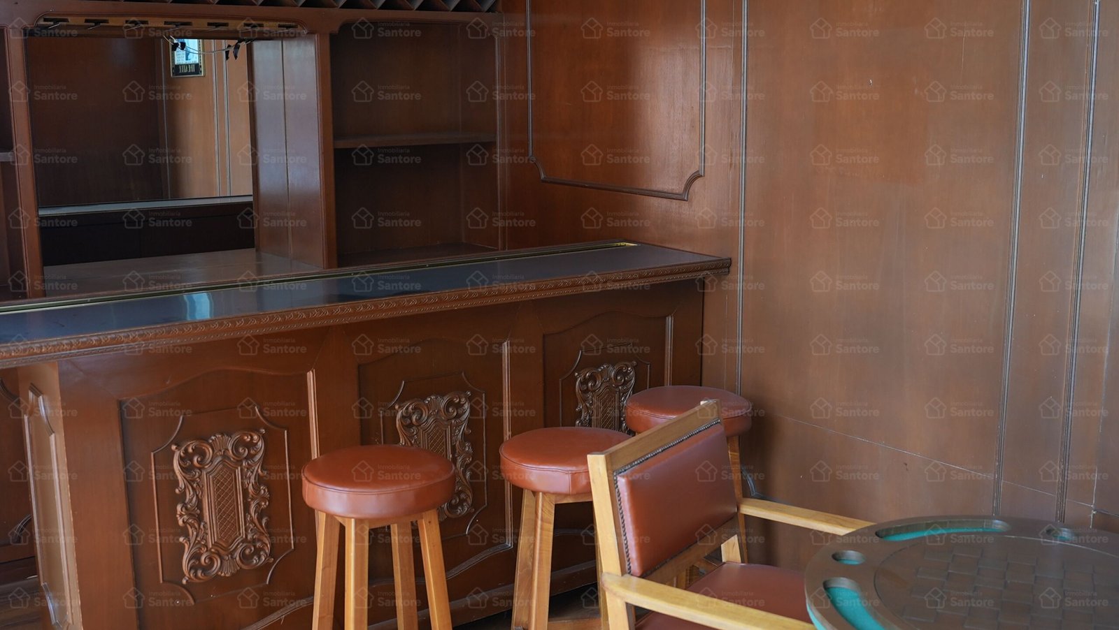 Casa en venta en Granjas Coapa, Tlalpan, con 3 recámaras, jardín, estudio, cocina integral nueva, 2 estacionamientos y excelente ubicación.